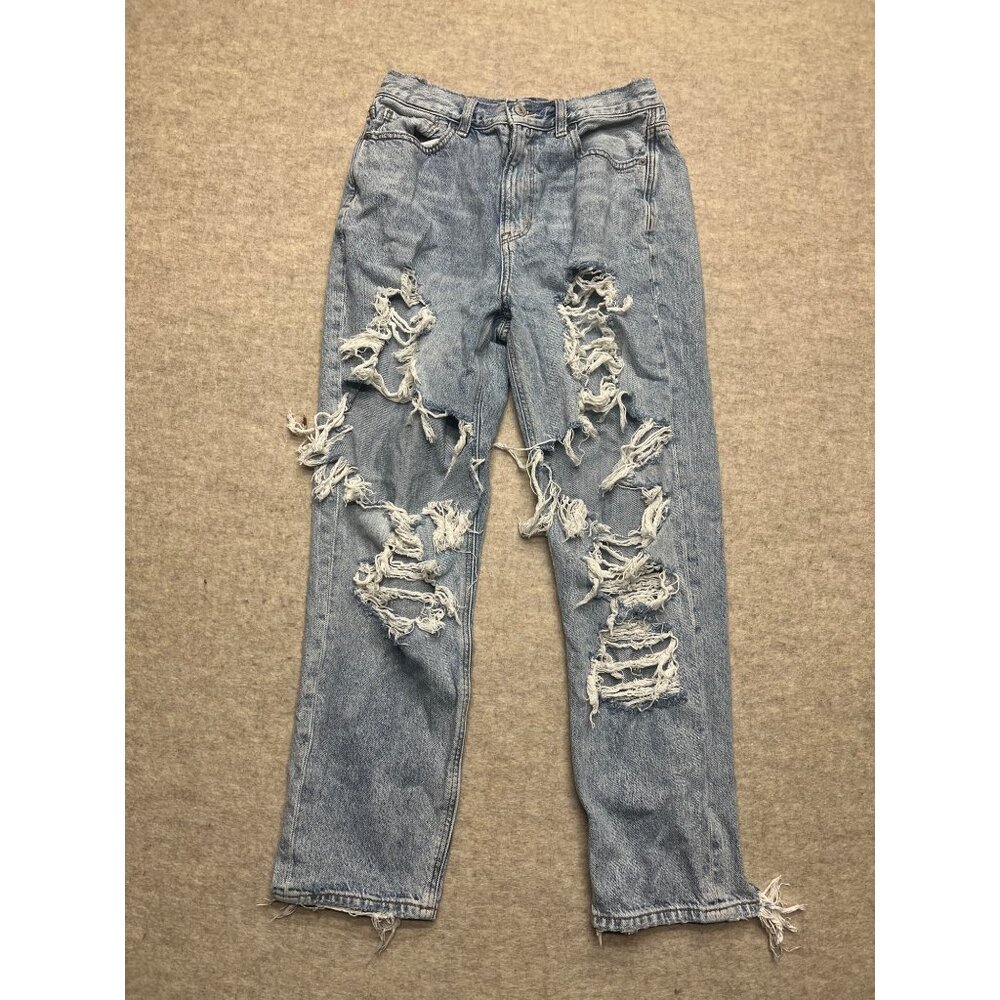 American Eagle Outfitters | Mom Jean | Destroyed Distressed | Size 8 - Picture 4 of 14